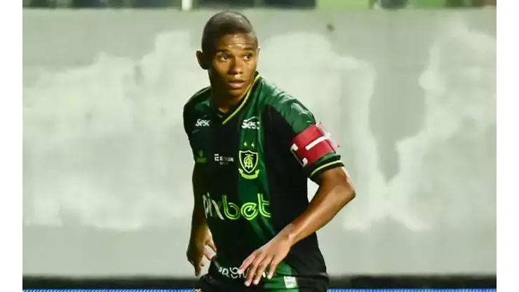 “Confiança a mais”; após chegada de Mancini, Juninho expõe mudanças no América para o clássico