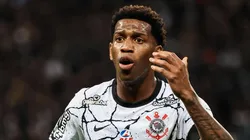 Foto: Marcello Zambrana/AGIF | Gil e 'mais 1/2 time' podem passar por 'faxina' na equipe titular do Corinthians