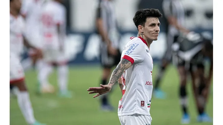 Foto: Jorge Rodrigues/AGIF | Jean Carlos é peça importante no elenco do Náutico