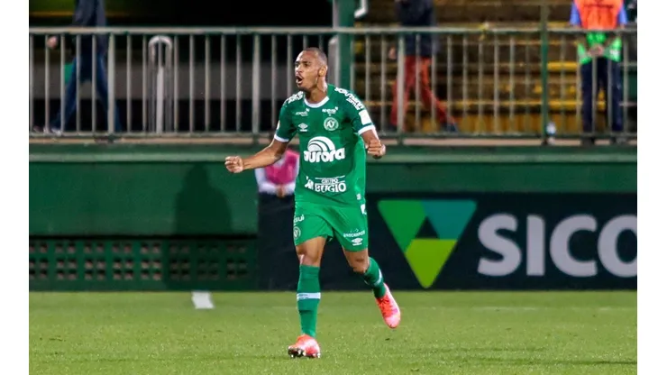 Foto: Dinho Zanotto/AGIF | Rodriguinho entrou para dar a assistencia que culminou no gol da Chape