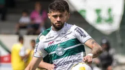 Foto: Robson Mafra/AGIF - Chegada de Fabrício faz jovem atacante do Coxa perder espaço