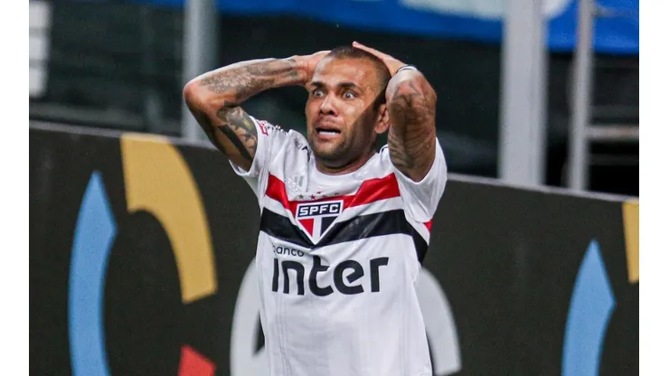 São Paulo rebate críticas de Daniel Alves e expõe bastidores sobre rescisão contratual; CONFIRA