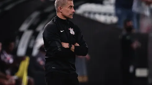 Ettore Chiereguini/AGIF - Ex-Corinthians, Sylvinho é sondado pelo Athletico