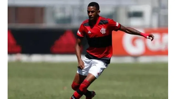 Divulgação/Flamengo/ Flamengo recusa proposta de time da Série A por André; staff vê com bons olhos a saída do jogador.