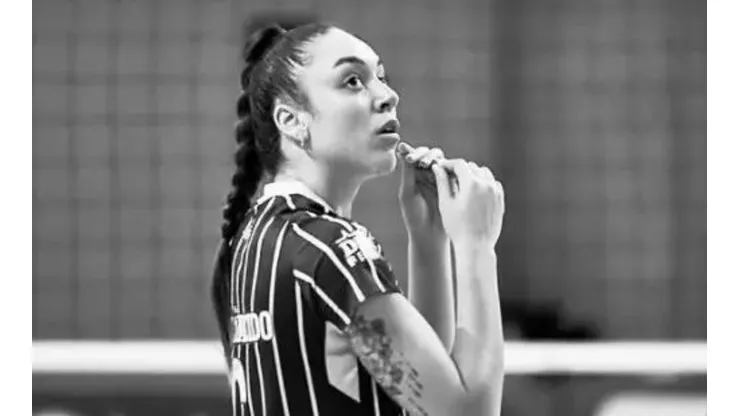 Reprodução / Instagram Gabi Cândido/ "Estou impossibilitada de praticar atividades físicas"; Gabi Cândido pede dispensa da seleção por motivos de saúde.