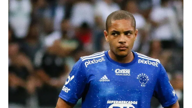Fernando Moreno/AGIF/ "Multa de R$ 24 milhões"; Cruzeiro pode perder Vitor Roque para gigante da Série A.