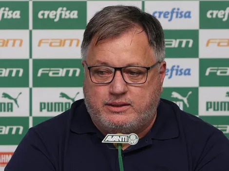 Diretor do Palmeiras recebe atualização de centroavante na Europa
