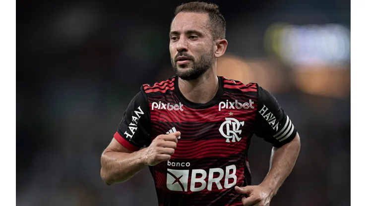 Foto: Jorge Rodrigues/AGIF | Everton Ribeiro segue monitorado por três clubes