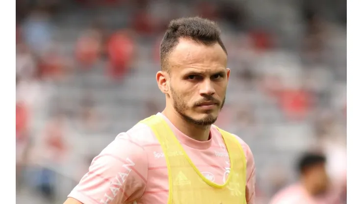 Foto: (Joao Vitor Rezende Borba/AGIF) - A caminho do Internacional, Renê não deve ser o único a deixar o Flamengo