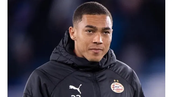 Carlos Vinícius já passou pelo PSV.