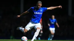 Richarlison foi um dos destaques do Everton na vitória sobre o Manchester United; atacante fez jogada icônica de ex-atacante do Cruzeiro