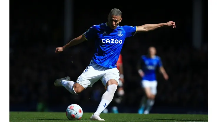 Richarlison foi um dos destaques do Everton na vitória sobre o Manchester United; atacante fez jogada icônica de ex-atacante do Cruzeiro