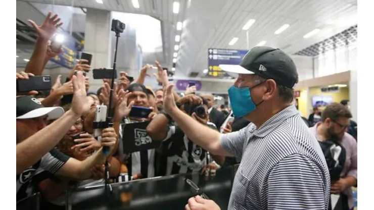 Imagem: Vitor Silva / Botafogo - Textor fecha com mais 5 nomes