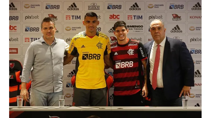 Gilvan Souza/Flamengo - Santos e Ayrton Lucas foram apresentados no Flamengo
