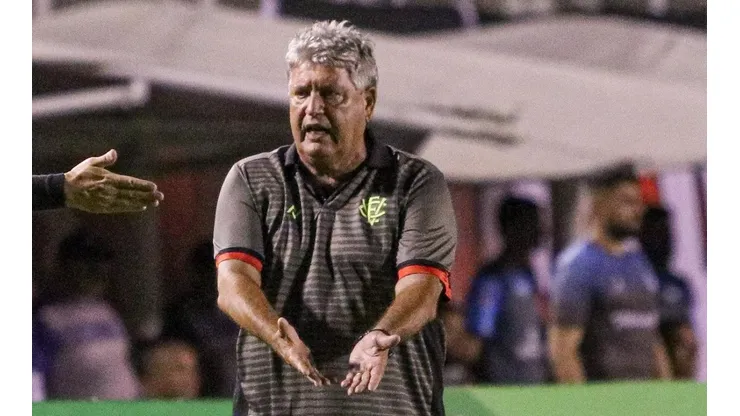 Foto: (Renan Oliveira/AGIF) - Geninho tem mais desfalques no Vitória para a estreia na Série C do Campeonato Brasileiro