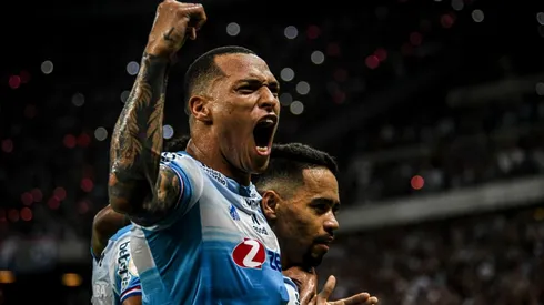 Foto: Kely Pereira/AGIF - Titi pode ganhar concorrente uruguaio na zaga do Fortaleza