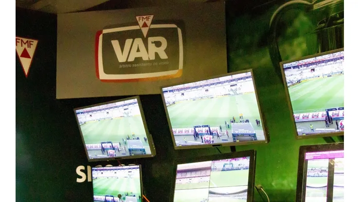 Fernando Moreno/AGIF - VAR pode passar por mudanças ainda este ano