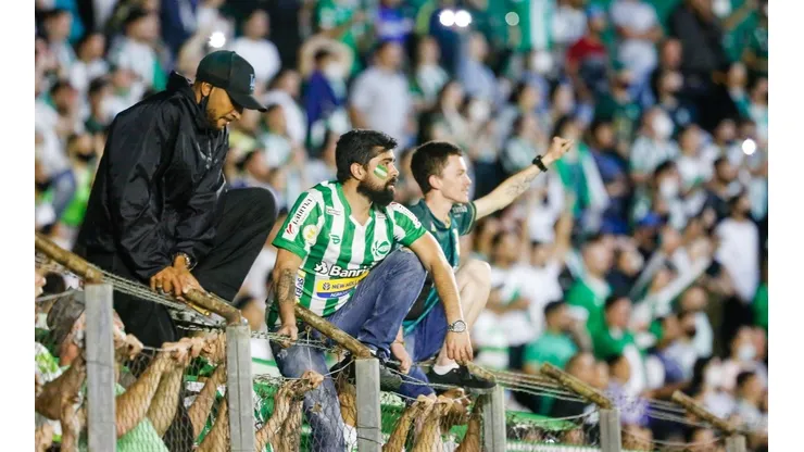 Foto: Luiz Erbes/AGIF - Diretoria estipula uma média de 10 mil torcedores por jogo
