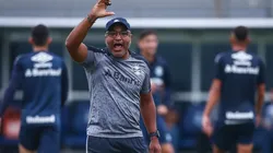 Foto: Lucas Uebel/Grêmio/Divulgação - Roger Machado: confirmou a saída do meio-campista