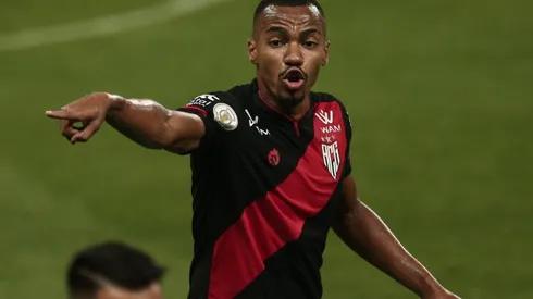 Foto: Ettore Chiereguini/AGIF – Marlon Freitas é alvo antigo do Santos e tem contrato expirando no Dragão em dezembro