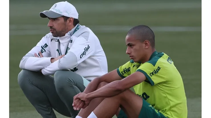 Foto: Cesar Greco - Abel vetou saída de jovens da Copinha, como Giovani, que devem ter chances no time principal em 2022