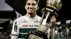 Camisa 7 do Coxa, Andrey foi eleito o melhor volante do Campeonato Paranaense/ Foto: Cortesia C2 Sports