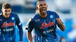 Foto: Matteo Ciambelli/DeFodi Images via Getty Images - Juan Jesus (à direita) negocia com o Botafogo às vésperas do fim de contrato no Napoli-ITA