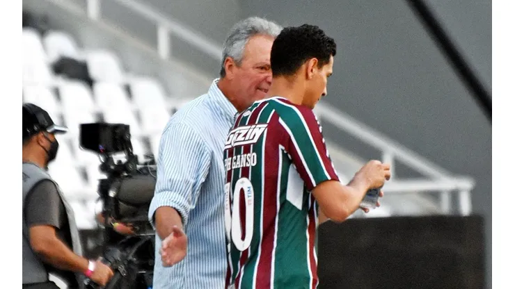 - O técnico destacou a evolução do camisa 10