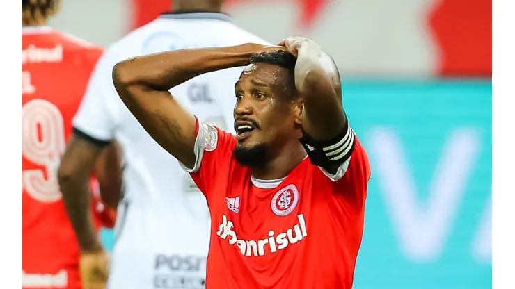 Internacional aceita ceder Edenílson para contratar titular do Fla; CONFIRA