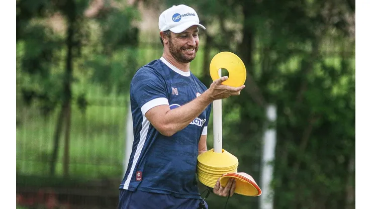 Foto: (Flickr Oficial Náutico/Tiago Caldas/CNC) - Felipe Conceição ganhou um reforço experiente no Náutico para a disputa da Série B