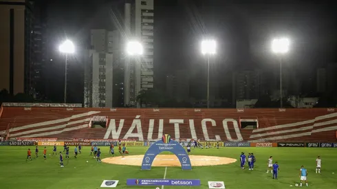 Paulo Paiva/AGIF/ Por invasão de campo, Náutico pode perder seu estádio na reta final do Estadual; punição pode ser ainda maior.