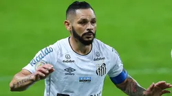 Foto: (Pedro H. Tesch/AGIF) - Pará, ex-Santos, é o mais novo jogador do Brusque