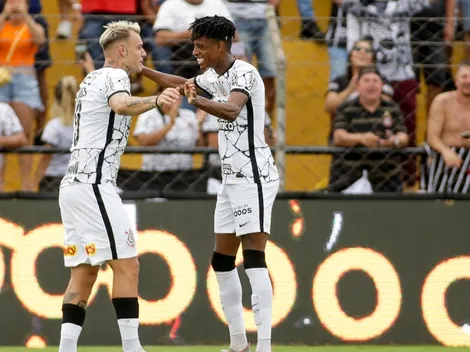 Vídeo flagra momento que jogador do Corinthians é expulso de balada