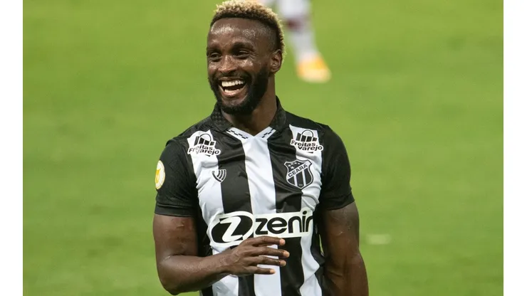 Foto: Kely Pereira/AGIF | Mendoza pode ter nova dupla de ataque no Ceará