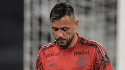 Diego Alves estaria de saída do Flamengo (Foto: Thiago Ribeiro/AGIF)