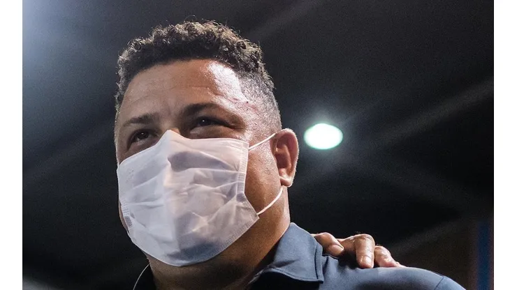 "Cabe no orçamento"; Ronaldo ativa ‘modo ousado’ para tirar jogador do Flamengo