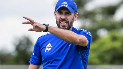 Foto: Gustavo Aleixo/Cruzeiro/Divulgação - Pezzolano: técnico ajusta os últimos detalhes para a estreia na Série B