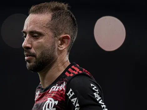 Éverton Ribeiro dá as caras e 'cutuca' reunião aprovada por Marcos Braz no Flamengo