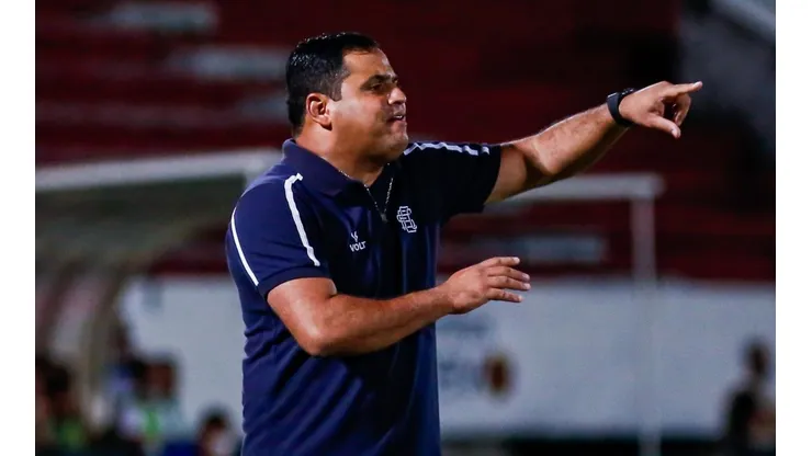 Foto: Rafael Vieira/AGIF - Leston Júnior não contou com atacante ao longo da temporada