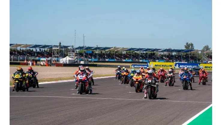 Steve Wobser/Getty Images - Grid de largada no GP da Argentina