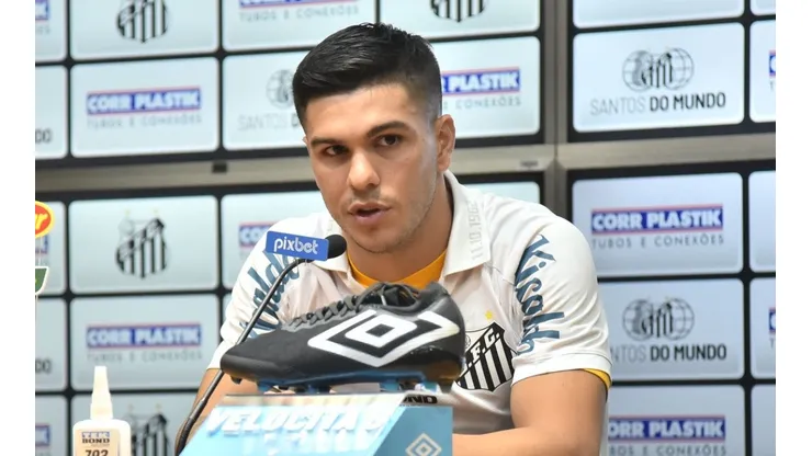 Foto: Ivan Storti/Santos FC - Chegada de Rodrigo Fernández (foto) pode complicar ainda mais Guilherme Nunes a recuperar espaço no Santos