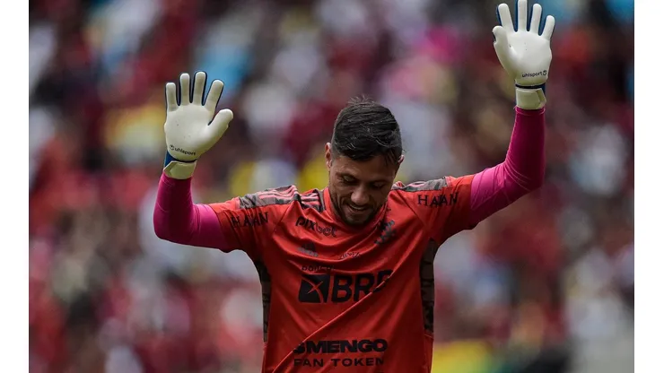 Foto: Thiago Ribeiro/AGIF - Diego Alves está no radar de dois times do exterior