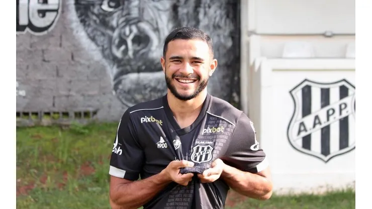 Foto: Divulgação/Ponte Preta Oficial - Bernardo foi apresentado oficialmente pela Macaca