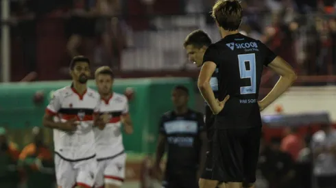 Foto: Heber Gomes/AGIF - Léo Passos defendeu o Londrina em 2019