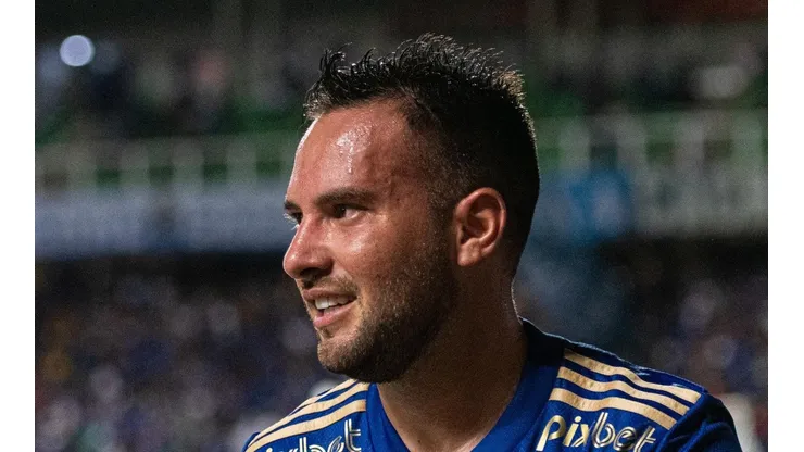 Cruzeiro aceita ceder Giovanni para Ponte Preta em troca de atacante; Veja