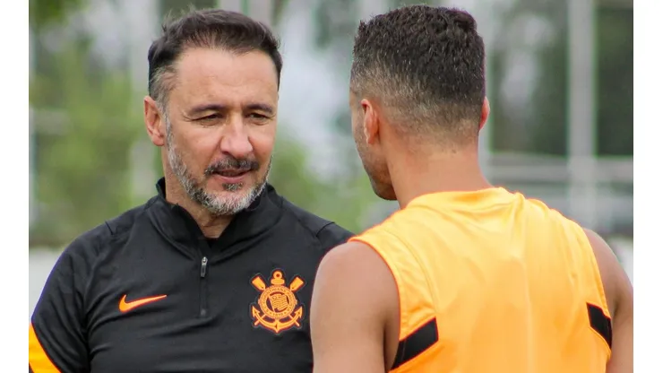 Foto: Felipe Szpak/Ag. Corinthians | Corinthians atende pedido de Vítor Pereira na lateral direita
