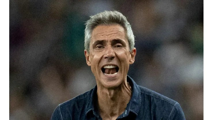 Foto: Jorge Rodrigues/AGIF - Paulo Sousa segue muito pressionado.