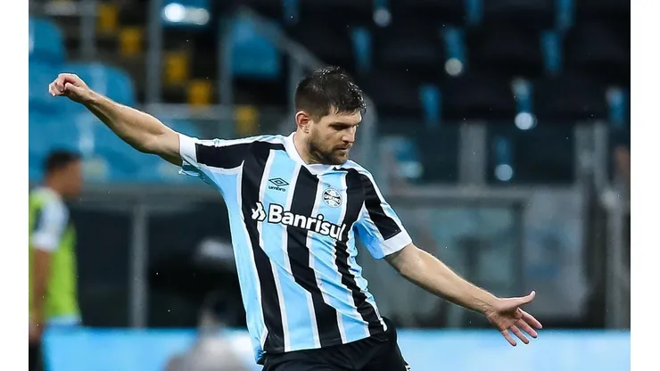 Foto: Pedro H. Tesch/AGIF - Kannemann aabriu o jogo sobre sua recuperação