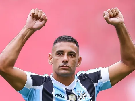 Diego Souza 'tira onda' com Internacional após conquista do Grêmio