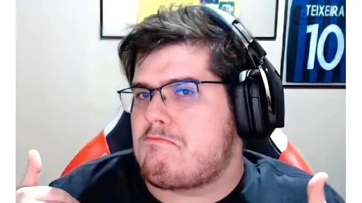 - O streamer criticou a postura do jogador